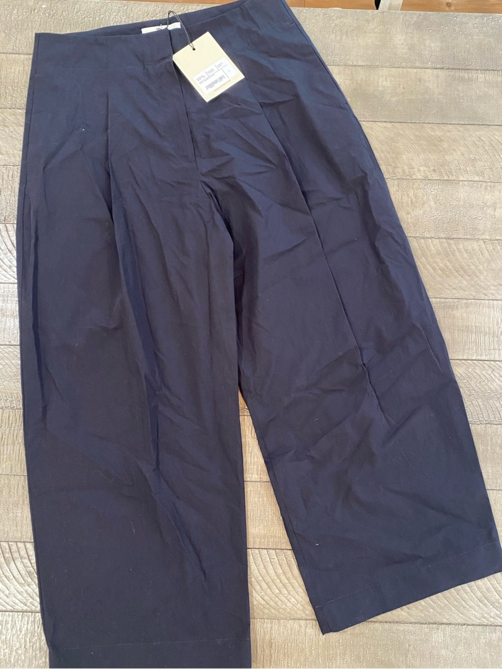 Wide-Leg Women's Pants in Navy - Classic Cropped Silhouette